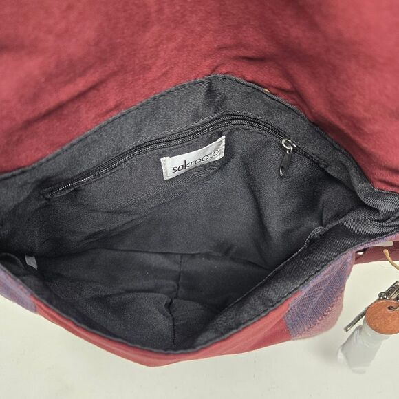 SAKROOTS Cabernet In Bloom Foldover Crossbody Purse Patchwork BEE Keychain NWT - Picture 8 of 15